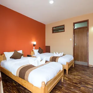 2* Pensión Khangsar